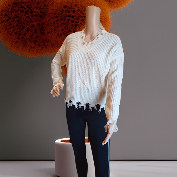 Streetwear Society Women's White Frayed Ribbed Knit Sweater - Picture 10 of 16